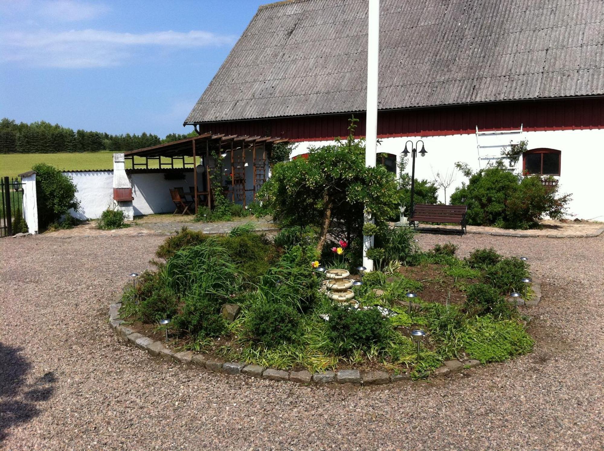 Mattisgarden Bed & Breakfast Ostra Ljungby Exterior photo