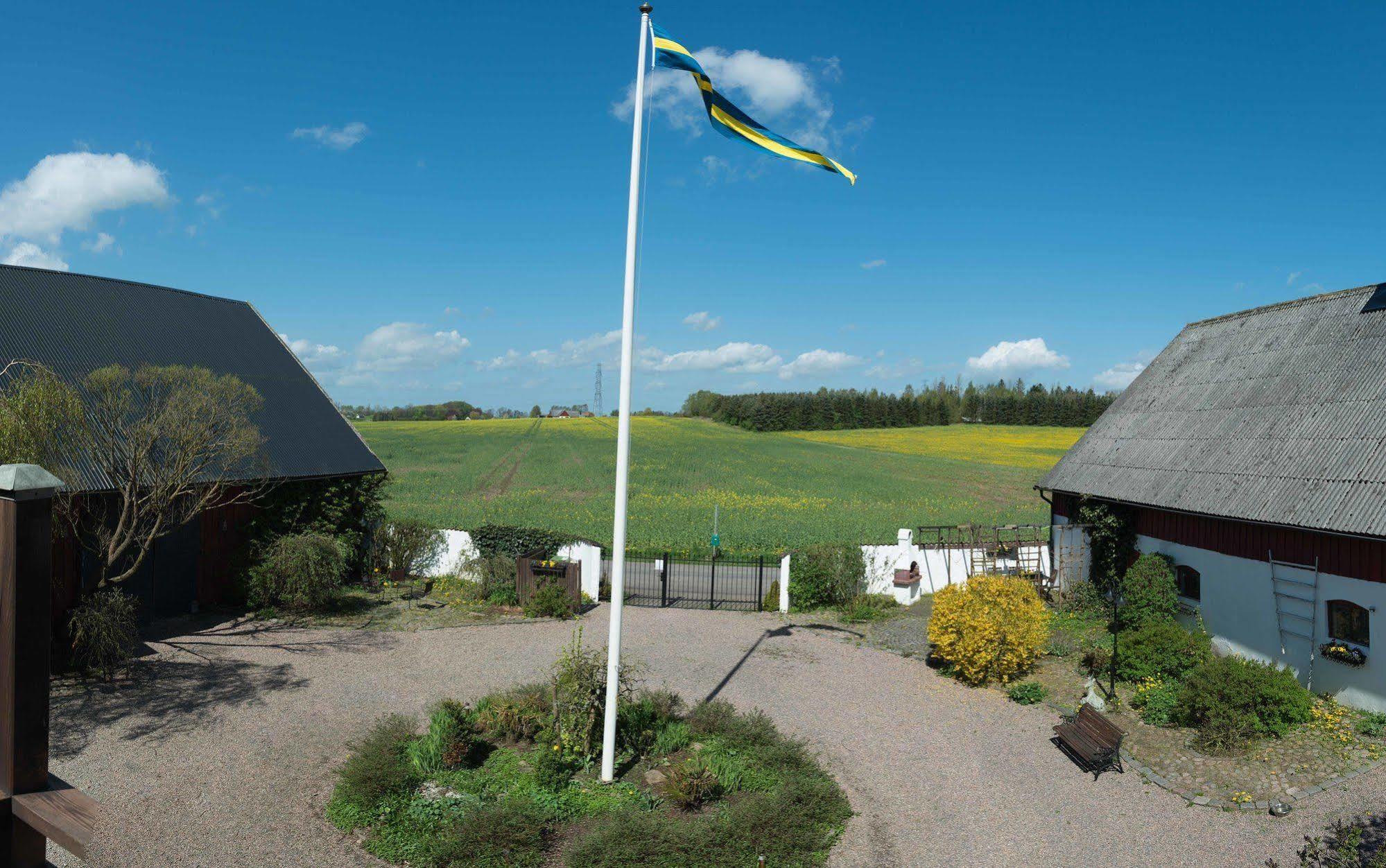 Mattisgarden Bed & Breakfast Ostra Ljungby Exterior photo