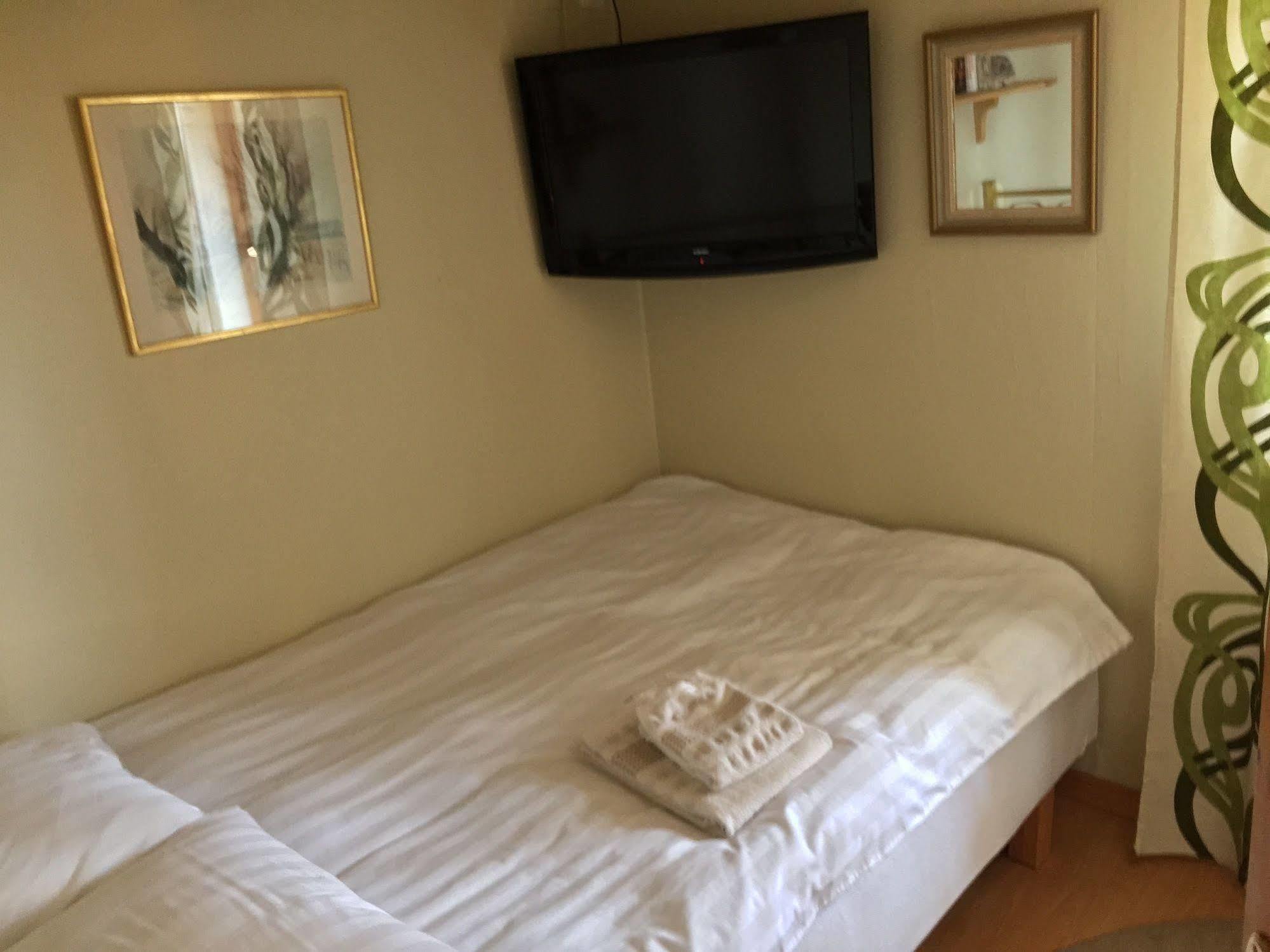 Mattisgarden Bed & Breakfast Ostra Ljungby Exterior photo